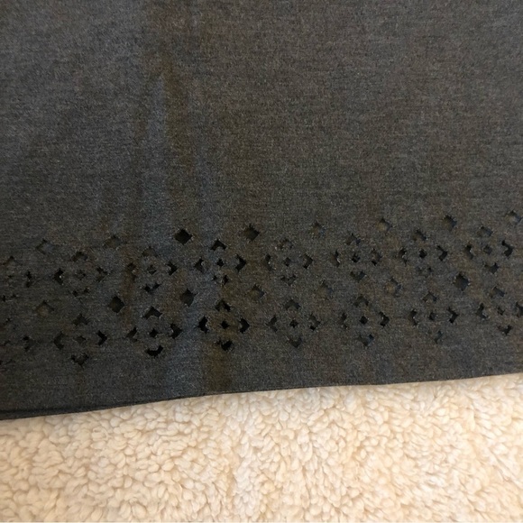 Banana Republic laser cut ponte sheath dress sleeveless size 4 - Picture 9 of 13